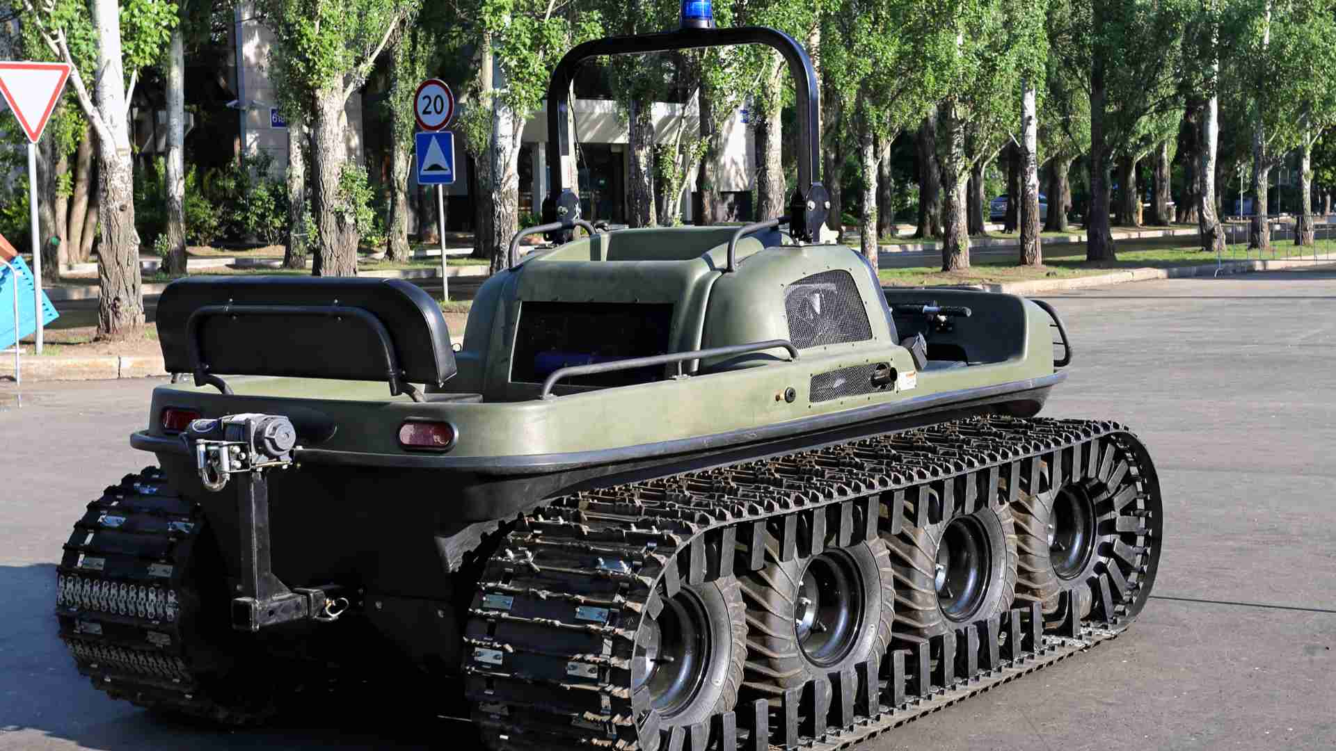 Amphibious vehicle 8x8