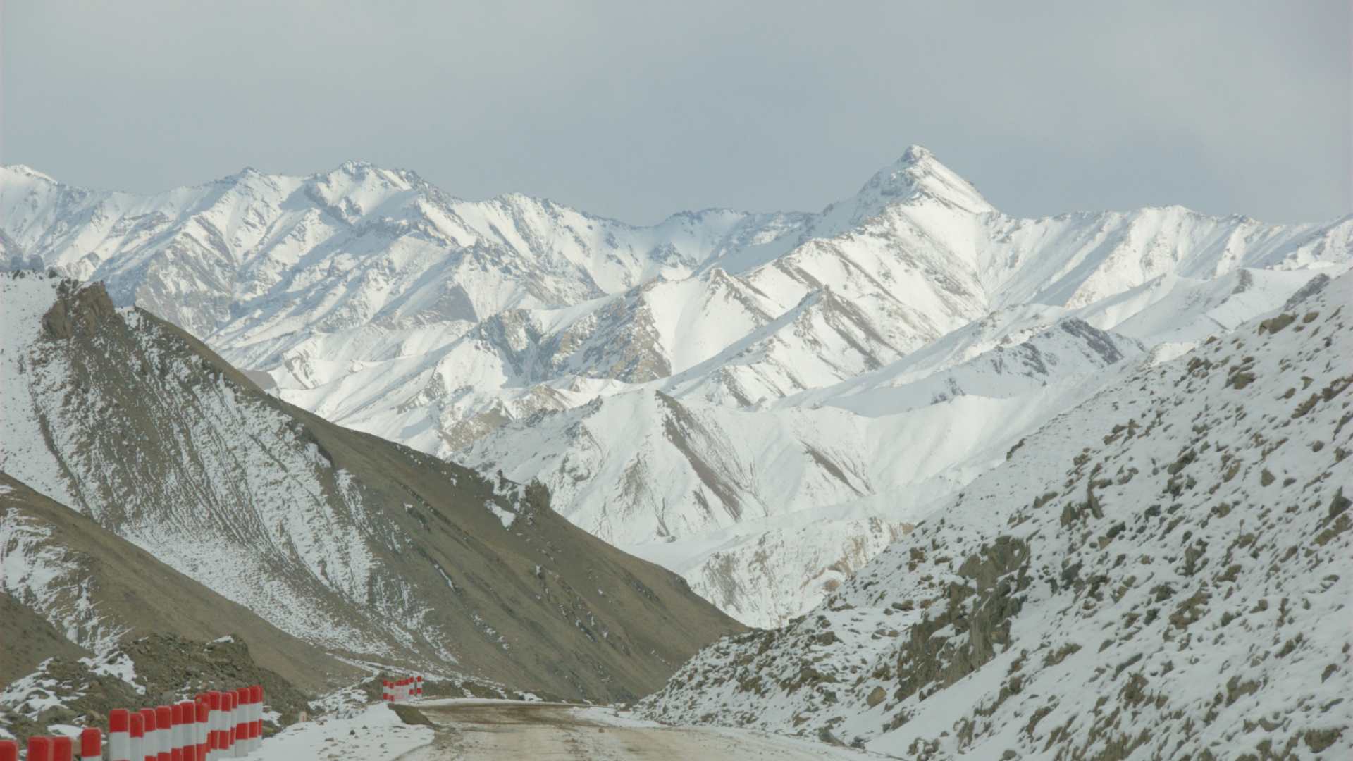 A remote road in the Indian Himalaya